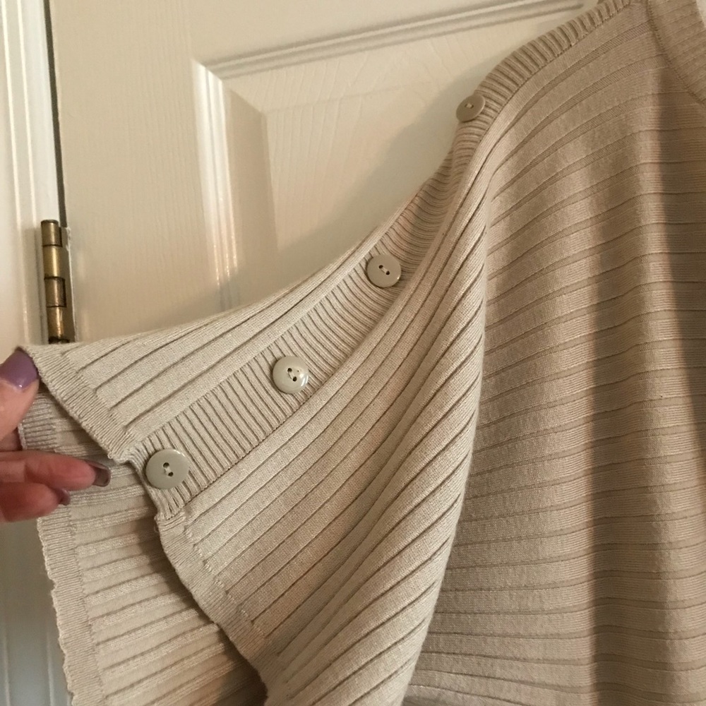 Sweater - Picture 2 of 4